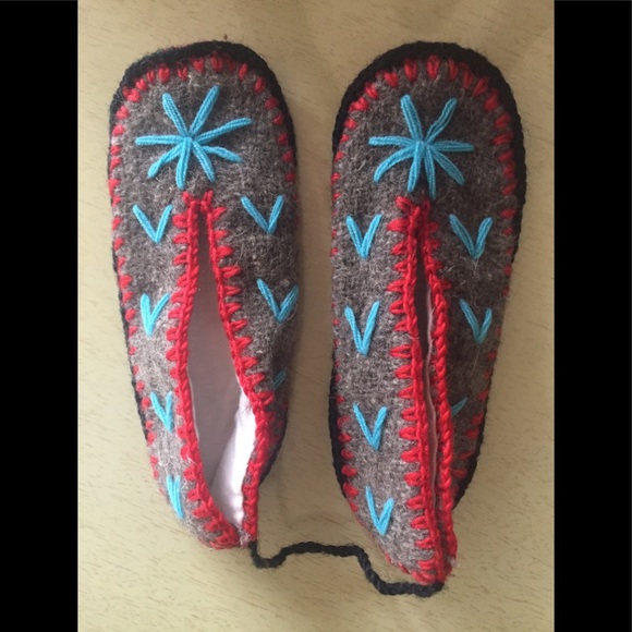 Bohemian Wool Slippers - Picture 2 of 4